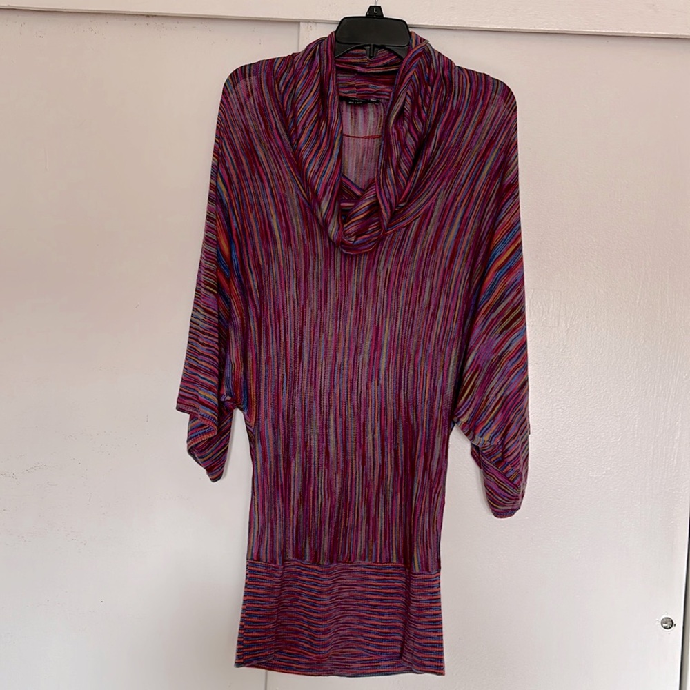 Vertigo knit sweater size medium